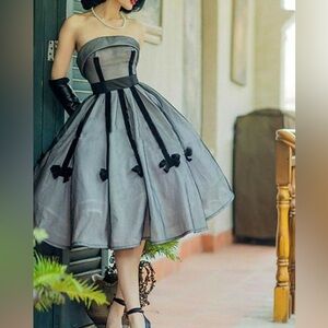 Elegant Black Strapless Midi Dress